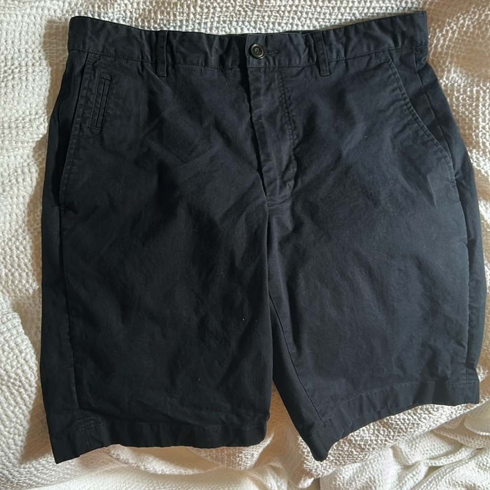Men’s Navy Vince Griffith Slim Fit size 31 Shorts